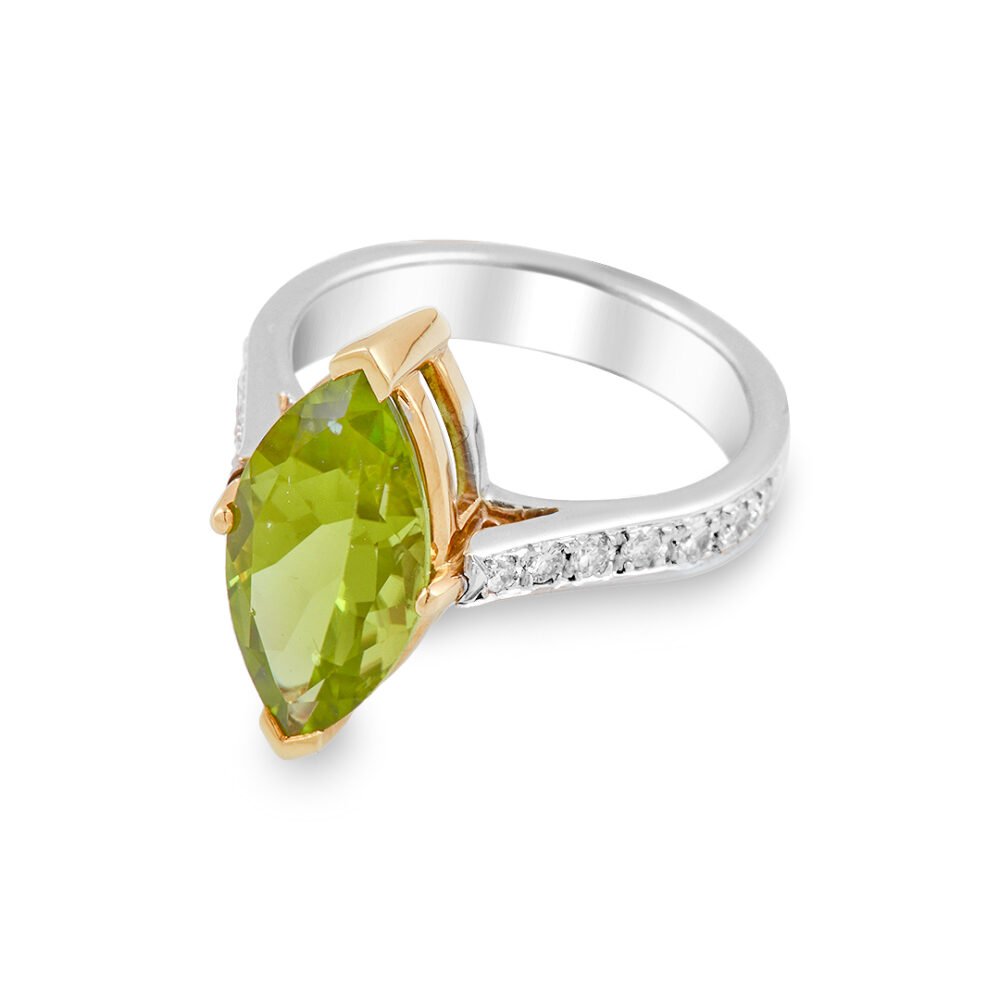 Dual-Tone Splendor: Peridot and Diamond Ring - Image 3