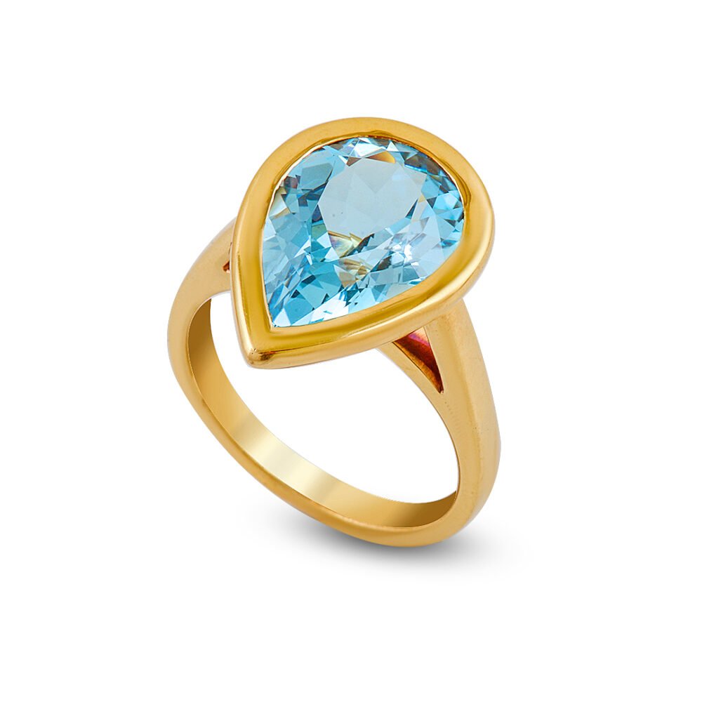 18K yellow gold blue topaz ring