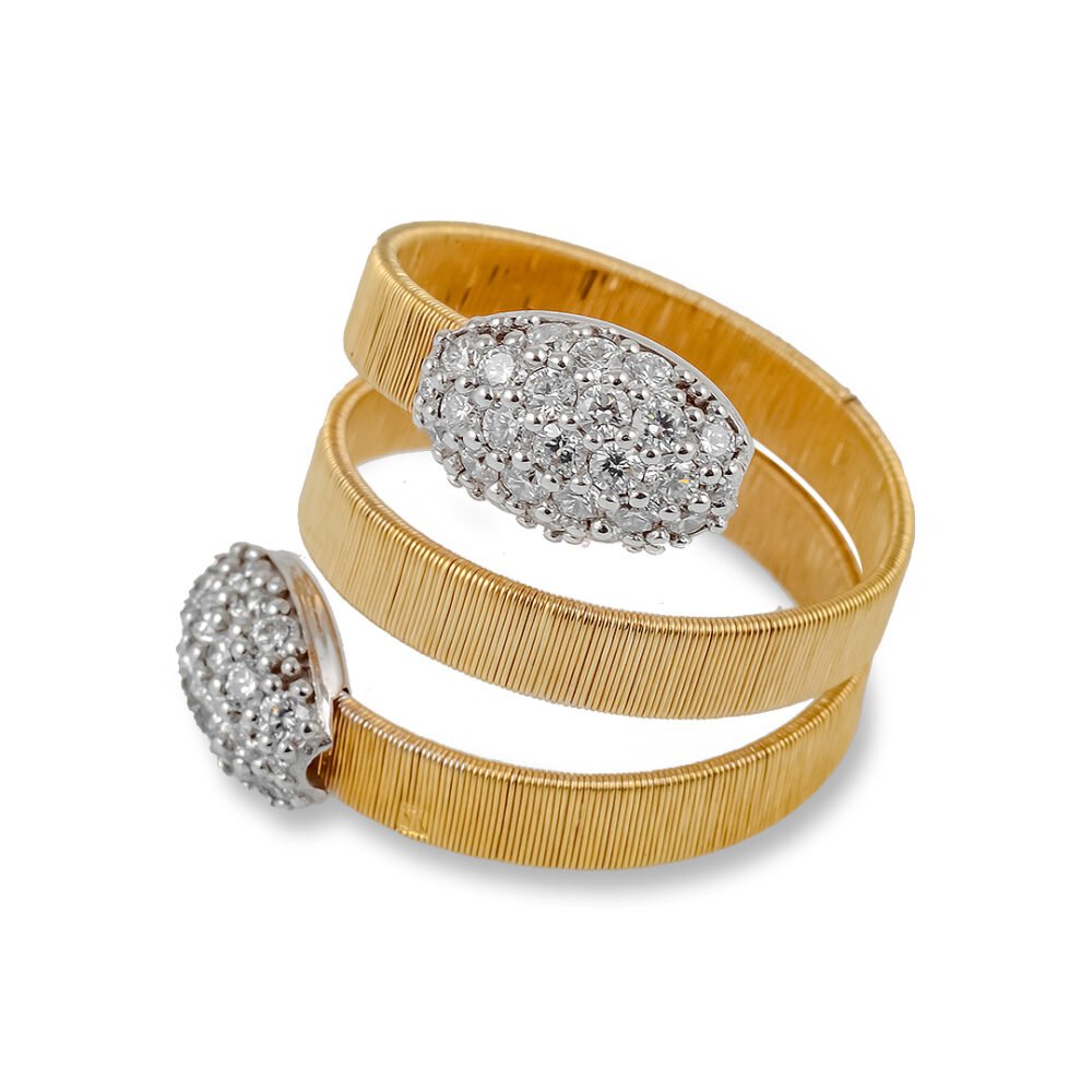 Radiant Luxe: 18K Yellow & White Gold Diamond Ring - Image 3