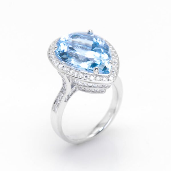 18K White Gold Diamond and Aquamarine Ring