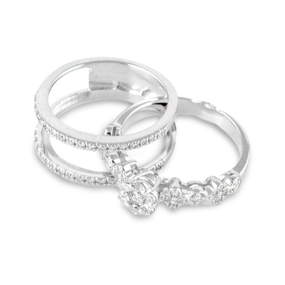 Elegant White Gold and Diamond Solitaire Ring Band Set - Image 3