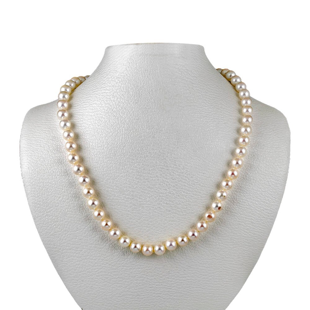 18k yellow gold Mikimoto pearl necklace