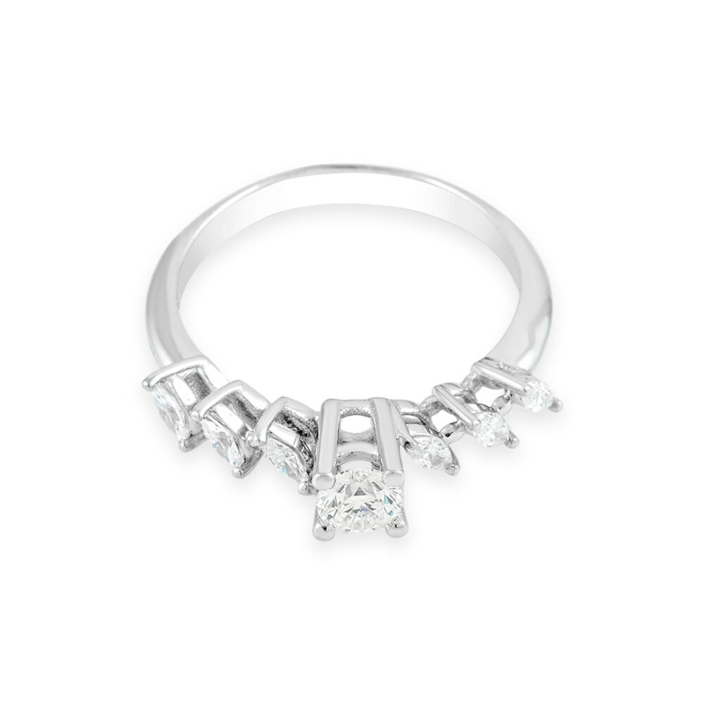 Elegant 18k White Gold Solitaire Diamond Ring - Image 2
