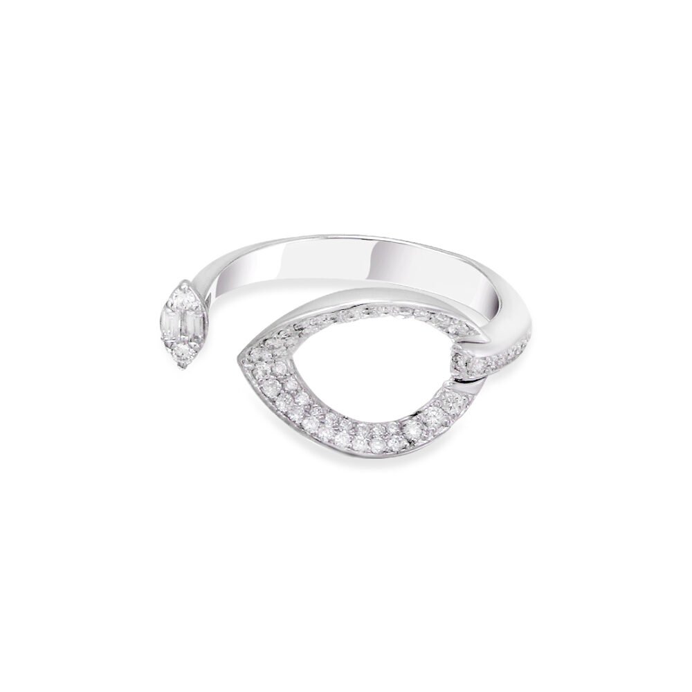 White Gold Diamond Ring with Baguette and Brilliant Cuts - Image 3